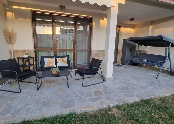 Апартамент амира за гости - Amira Guest Бургас