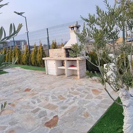 амира за гости - Amira Guest Burgaz