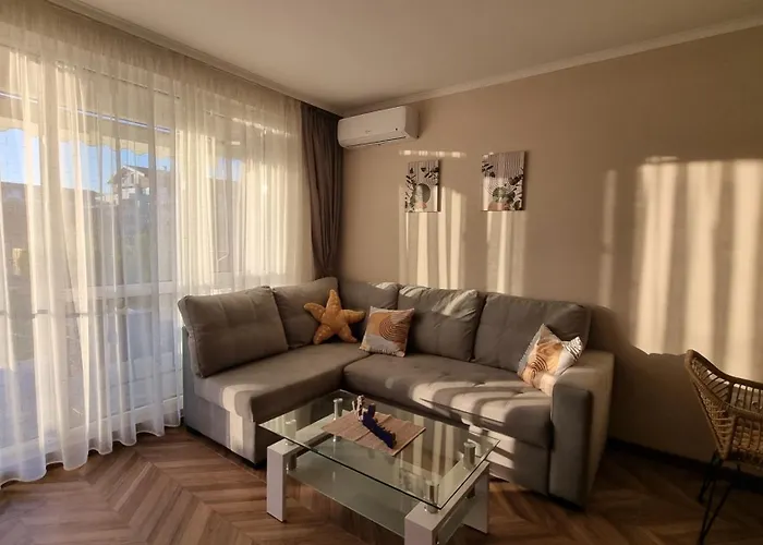 Apartamento амира за гости - Amira Guest
