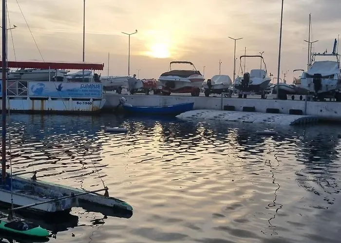 Apartamento амира за гости - Amira Guest